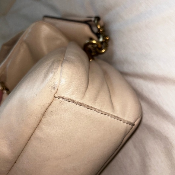 Beige Coach pillow tabby bag - Picture 4 of 6